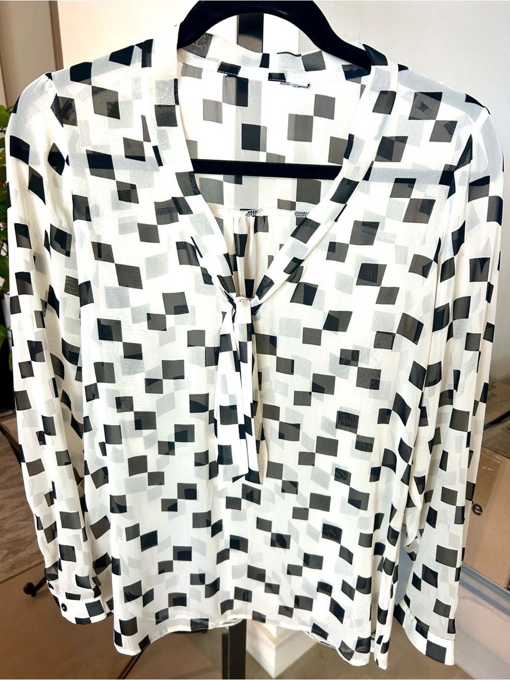 Black & White Geometric sheet Tie-Neck Blouse - Women beautiful fit and flowing